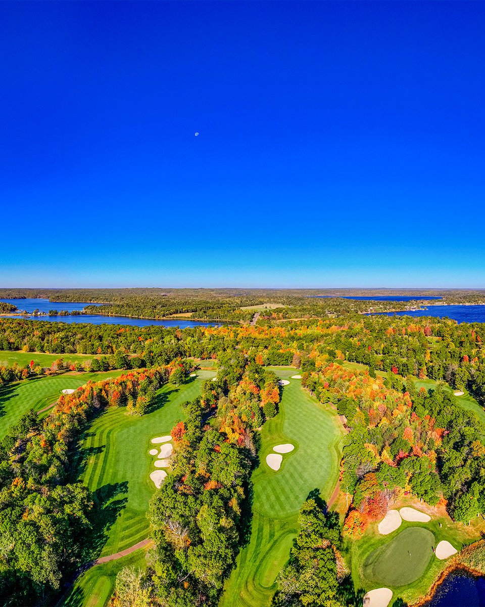 PGA's tweet photo. Fall golf is special in Minnesota! ⛳🍂 https://t.co/OSRuQqmcOR