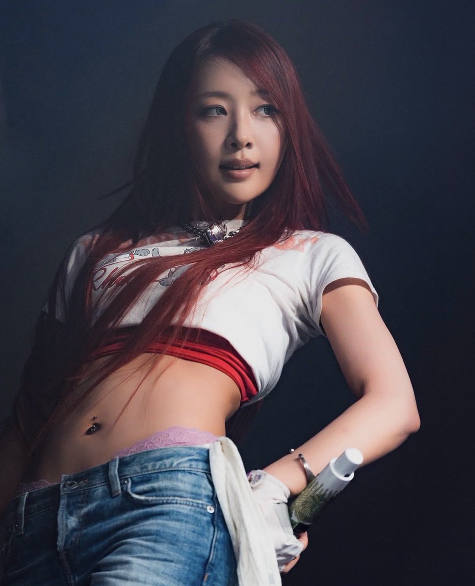 chuudict's tweet photo. She’s insane omfg https://t.co/dtwtB7QYPh