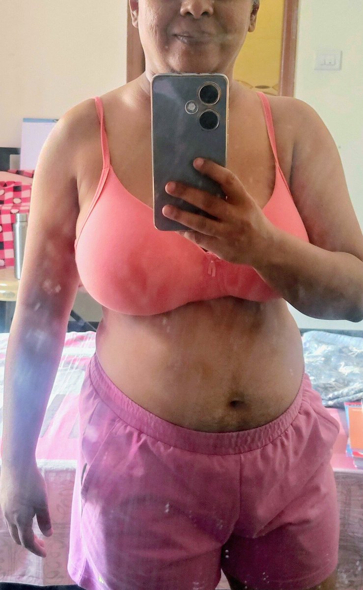 imamsamomma's tweet photo. My eldest beautiful daughter Niranjana, 28 years old showing her beautifully toned body with breast bra size 38C for the first time in social media https://t.co/SF5vSXHofs