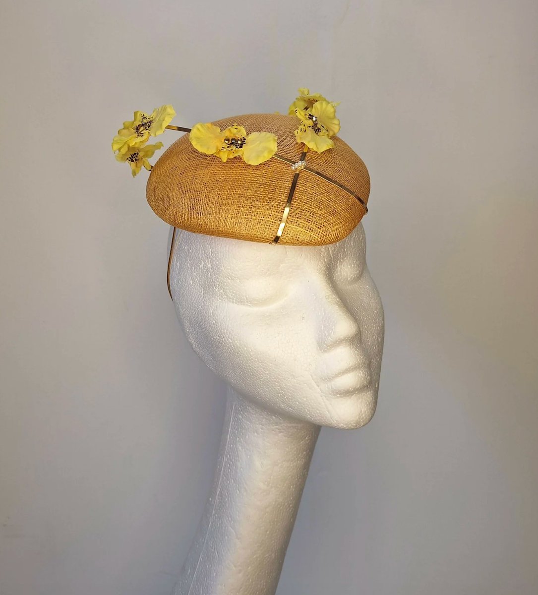 DelorisComvid6's tweet photo. Looking fabulous in Amber Alert. Orchids float across this glowing amber sinamay teardrop beret, finished with gold elastic, a hotfix rhinestone centre and pearl beading. Discover more beautiful hats from Jozavi Design on TheHatCircle. Thousands of https://t.co/lbIyoSavU1