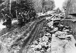 URDailyHistory's tweet photo. 2 Oct 1941: The German #Wehrmacht begins Operation Typhoon, the #codename for the attack on Moscow, during World War II. The Germans got to the suburbs of #Khimki from which point one could see the towers of the #Kremlin just miles away. #History #OTD #WWII #WW2 #ad https://t.co/TAV2QrbehM