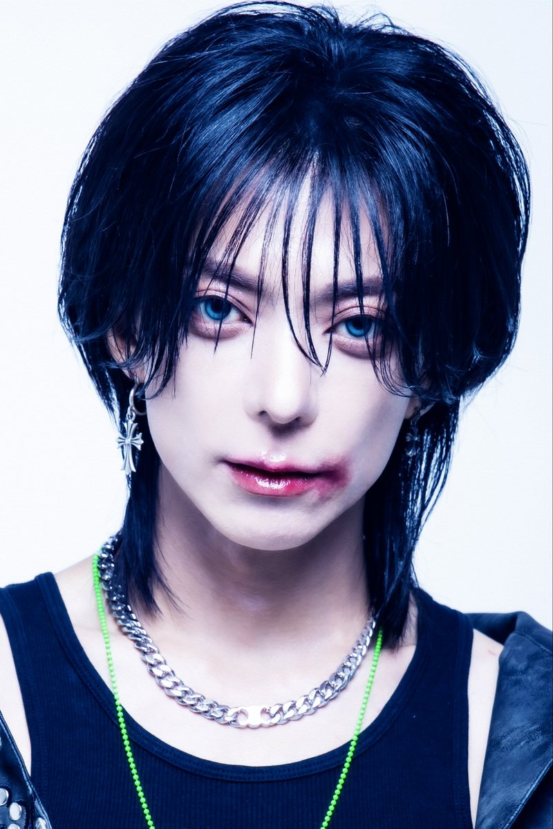kmmn_22's tweet photo. 並べてみると分かりやすいそれぞれの界隈のタイプ顔φ( . ̫ . _)
目が大きくて鼻がシュッとしてるイケメンが好きφ( . ̫ . _) https://t.co/gXTfMnJ8WZ