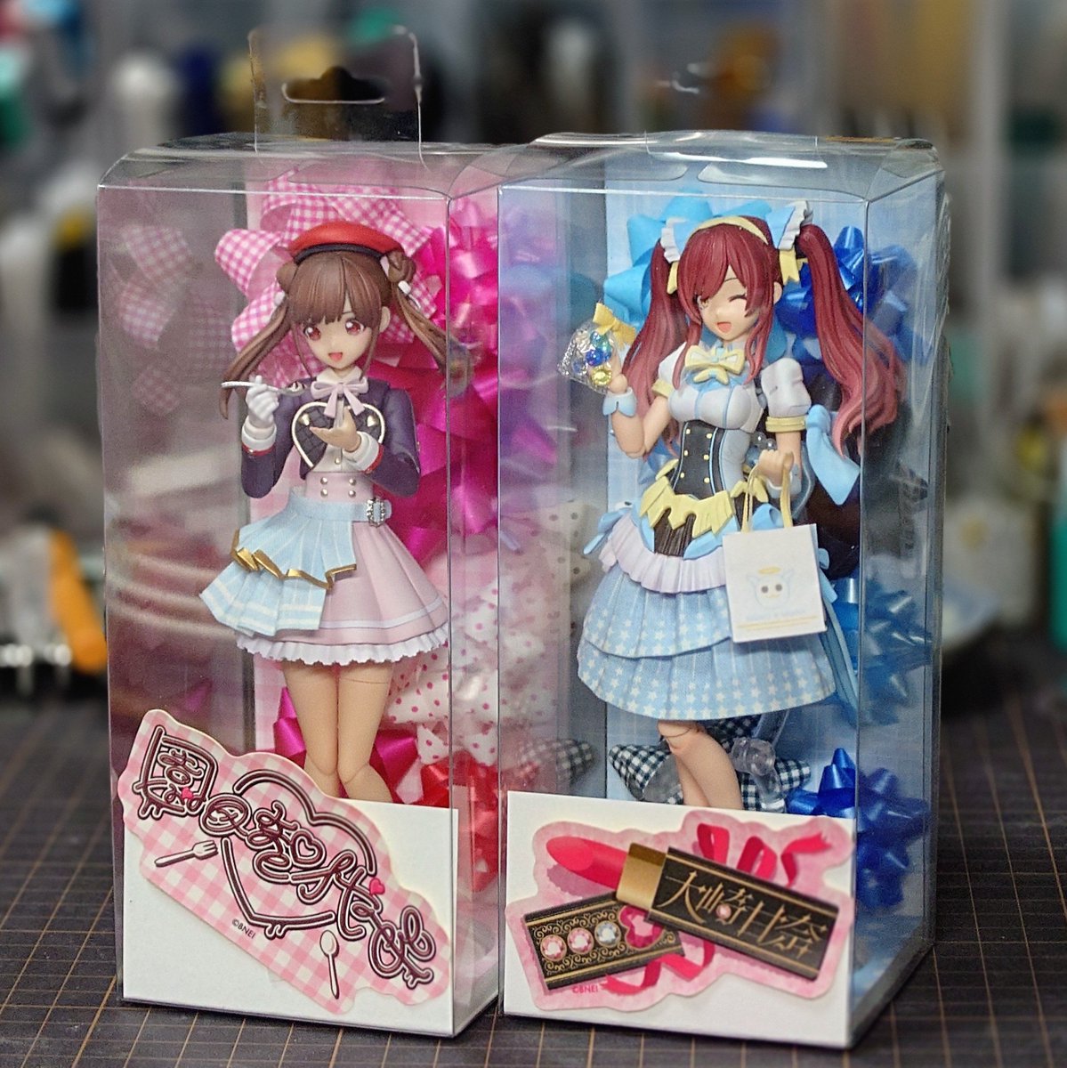 you52tk's tweet photo. プラモ持ち運び用にパッケージングしてみた！
足元の治具とリボン背中側にリボン盛って固定！
智代子のおなまえシールデカい笑 https://t.co/ijcsmDNyby