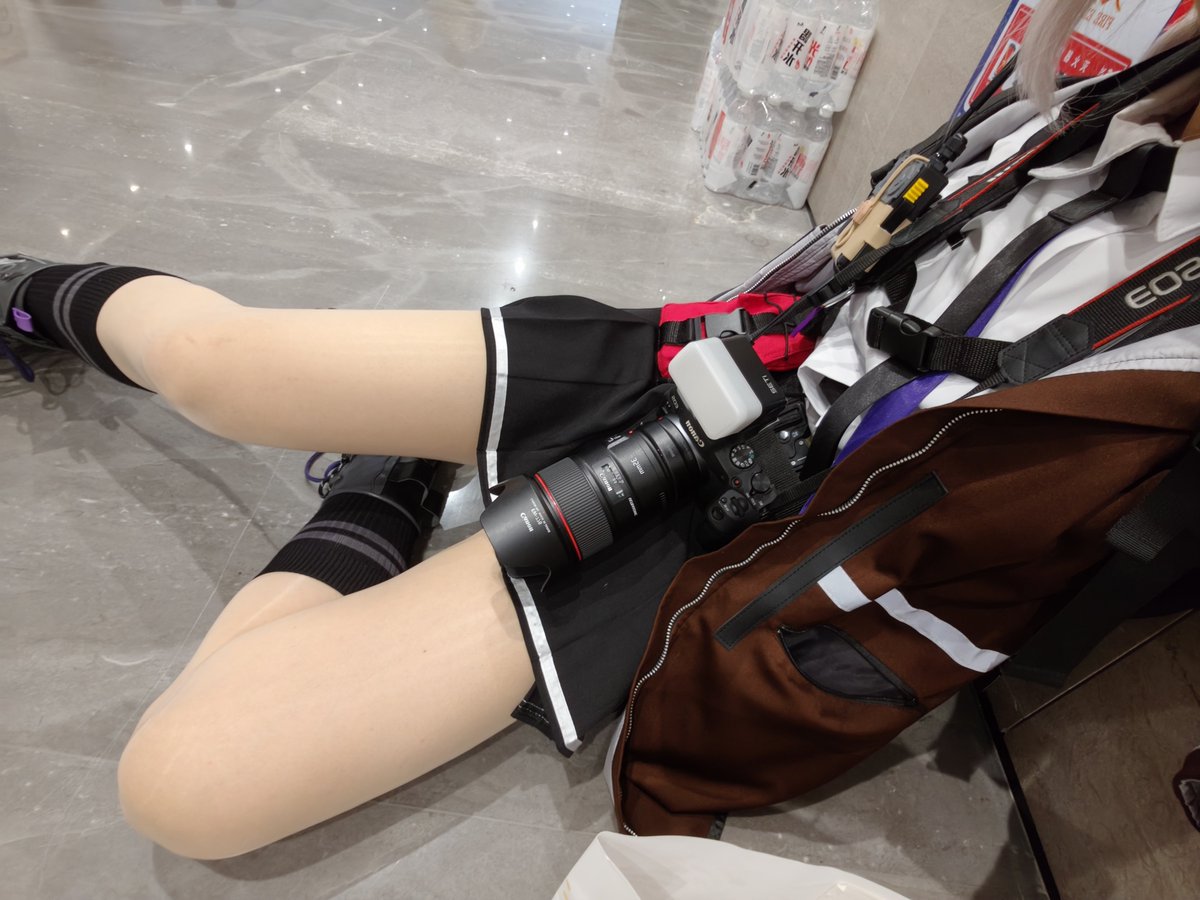 Xinmo_sama's tweet photo. 关于漫展出夏安直接累瘫到场馆这件事 https://t.co/gjWUcvZKkt