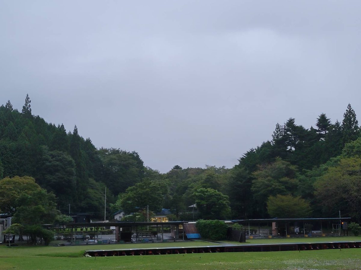 suyamashooting's tweet photo. おはようございます☁️
9月27日（日）今朝の須山情報です。
天気　曇り☁️
気温　16℃
風　　微風
本日はB面、スキート面予約が入ってます。

本日も皆様のご来場スタッフ一同心よりお待ちしております。 https://t.co/Y8Q9g33Yno