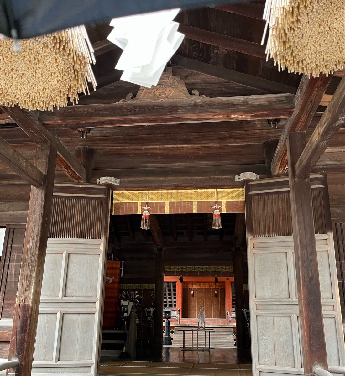 mitsuchance's tweet photo. 大山祇神社⛩️  愛媛県今治市

伊予国一ノ宮です😊

今回の目的の一つですが、雨の中のお参りも穢れが祓える気がして感謝です☔️

御神木さまも樹齢2,600年で、大宮氷川⛩️さんの御鎮座2,500年も驚きましたが、更に驚きます😌🙏✨

日本総鎮守とも称され、義経や弁慶も武具等を奉納されております☺️ https://t.co/xB07VB6Fjw