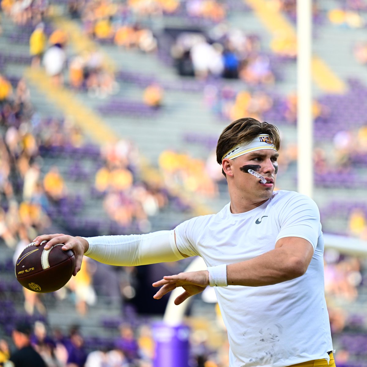 LSUfootball's tweet photo. Counting down to kickoff https://t.co/maxCoRZwNs