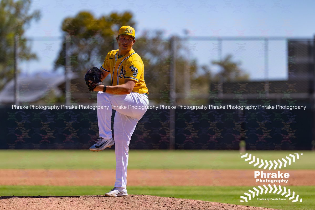 phrakephoto's tweet photo. Dominic Mauro (68) P A's 2026 10th rnd @mauro_dominic @GoBearcatsBASE #athletics #Atléticos #oaklandas #drumtogether #oaklandathletics #LosAtléticos #rootedinoakland #BabyAs @AthleticsFarm
#goas #greenandgold #thegreenandgold https://t.co/OqiBEPcBUZ