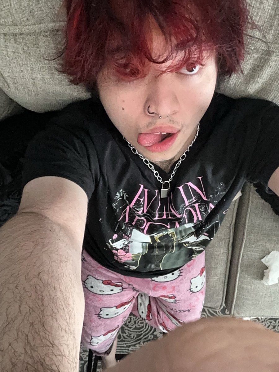 gamertoes69's tweet photo. I love my iPad https://t.co/zziDTNBPS4