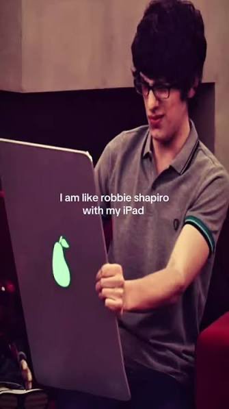 gamertoes69's tweet photo. I love my iPad https://t.co/zziDTNBPS4