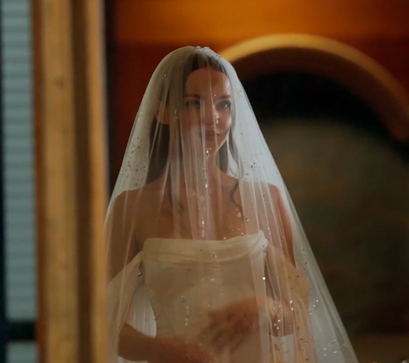 dovelyneverland's tweet photo. ppl crying over dove cameron wearing a suit to her wedding only for her to have 2 wedding looks and wear a dress the next day lmaoo and now y’all are GAGGING she shut y’all up real quick. she ate and proved she can do BOTH with ease https://t.co/Df6QFSCOw9