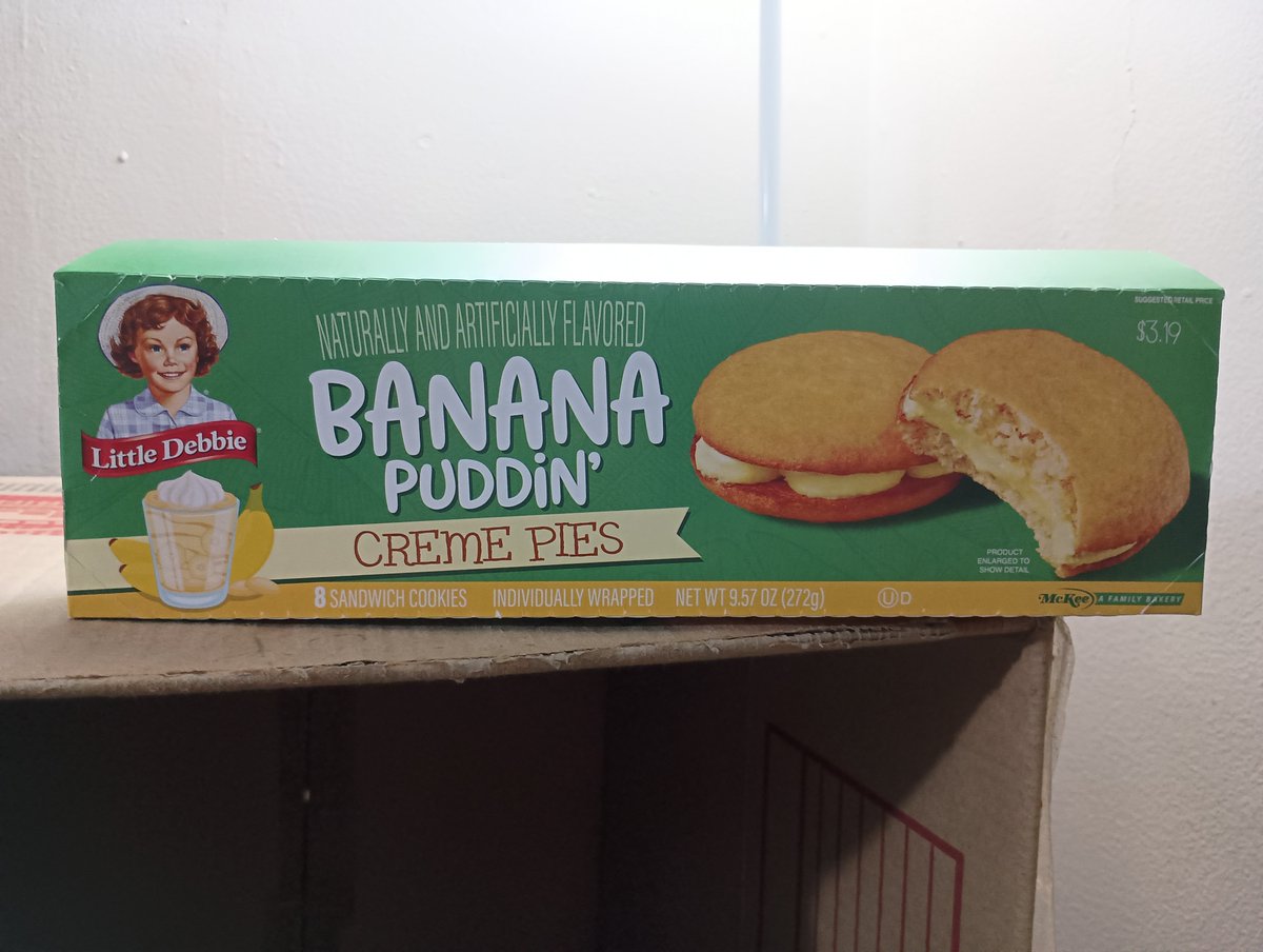 fatsnackvac's tweet photo. i like to have with my green tea 1st thing #littledebbie #banana #puddin #cremepies #snack #snacks #obese #big #fat #man #wk3 https://t.co/As2ldk90jh