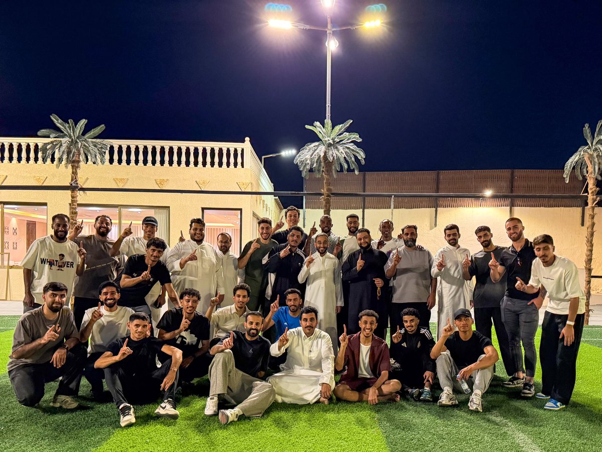 Drb7h1's tweet photo. جمعتنا احسن من جمعة فالكونز 🏆❤️
@TeamFalconsGG 
@Bo3omar22 https://t.co/gh6nhgZhJr