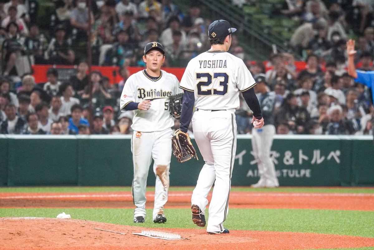 oripico2's tweet photo. 本当に最高のタイミングでピッチャーに声をかけてくれる人だった
#西野真弘 https://t.co/NT94fYFOLl