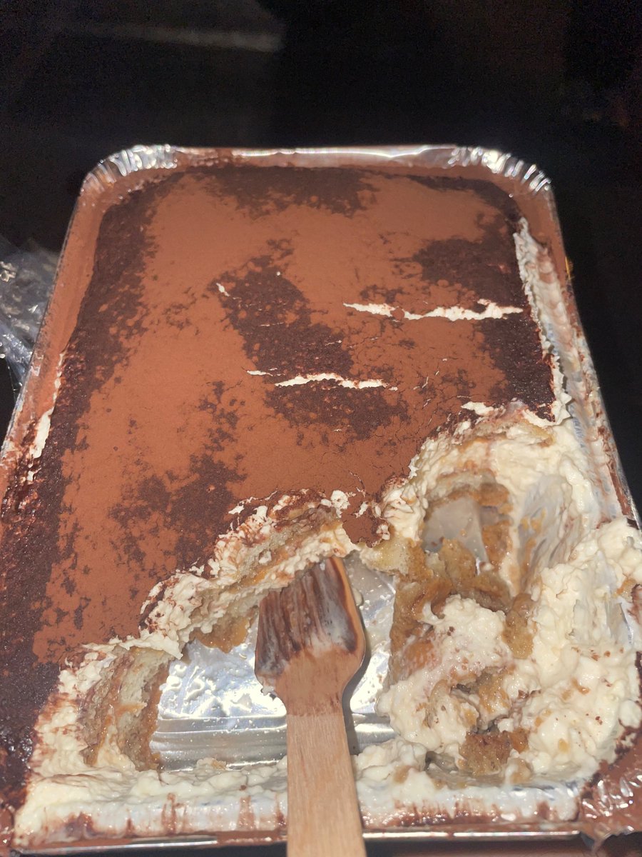 3arbiPerspicace's tweet photo. Petite graillance du soir… le tiramisu classique avec du nesquik par dessus c’est phénoménal (ajoutez secteur Ain ça vaut le coup) https://t.co/3eufaFlWlr