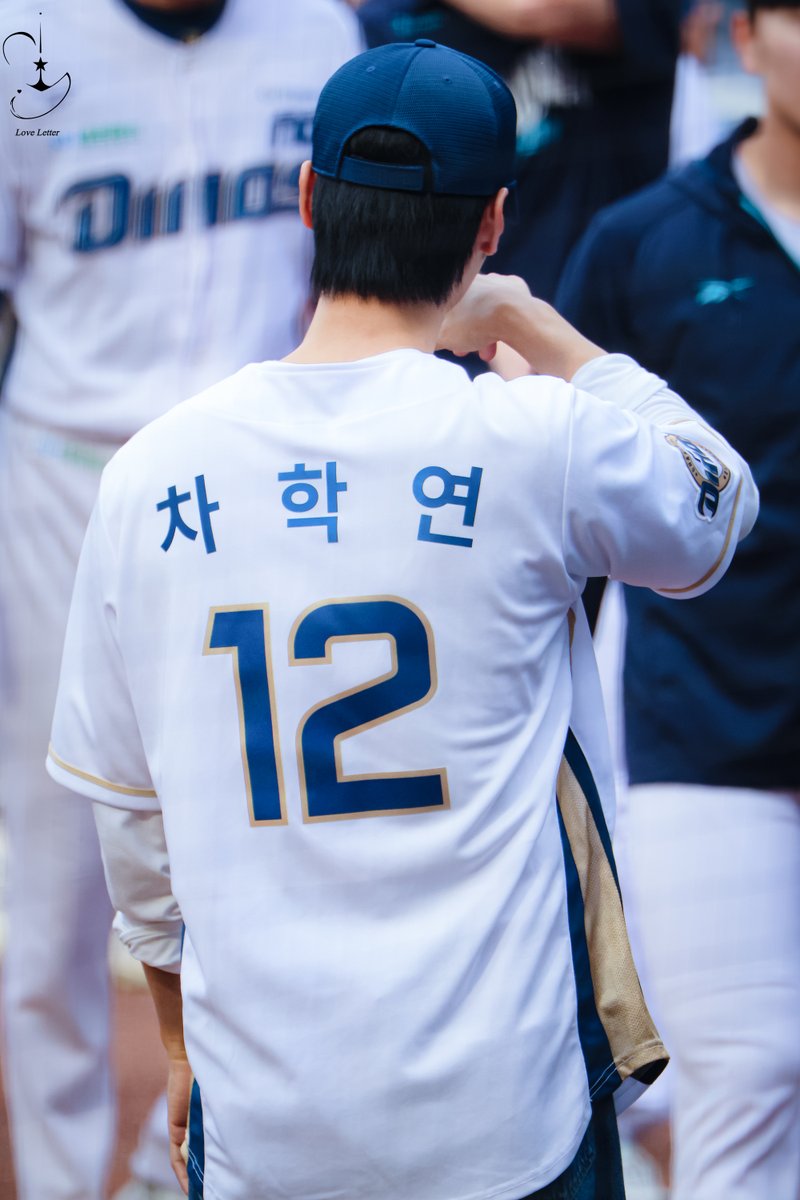 loveletter0524's tweet photo. 260925 NC다이노스 시구 엔 차학연

차학연 등번호를 모아~!모아~!

#빅스 #VIXX #차학연 #N #엔

@CHA_NNNNN https://t.co/4ME3TjMpeL