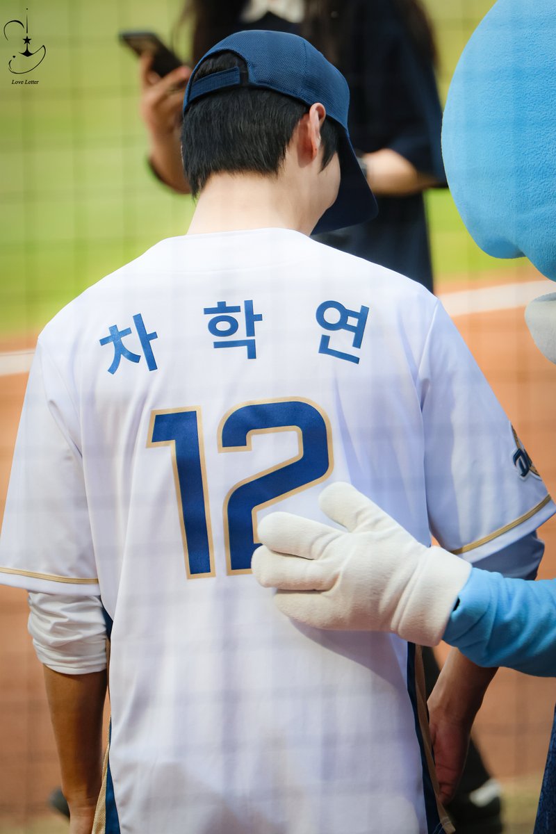 loveletter0524's tweet photo. 260925 NC다이노스 시구 엔 차학연

차학연 등번호를 모아~!모아~!

#빅스 #VIXX #차학연 #N #엔

@CHA_NNNNN https://t.co/4ME3TjMpeL