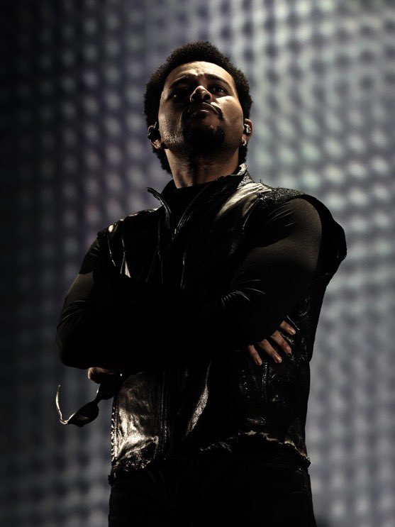 pointcharts's tweet photo. The Weeknd se torna o primeiro artista ocidental a ter quatro álbuns simultaneamente no top 10 diário da Oricon no Japão. https://t.co/mKdDkyGqcH