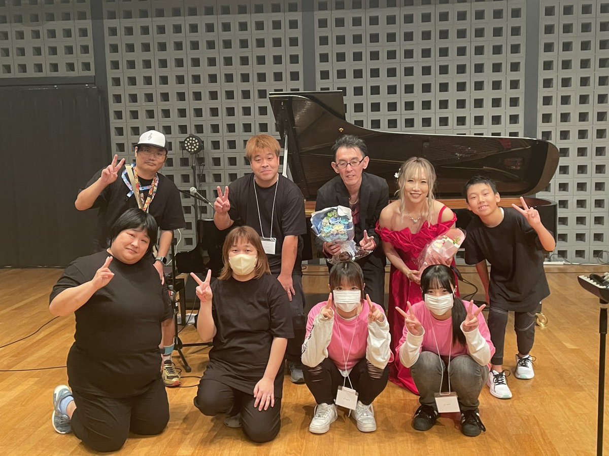 takuya530719's tweet photo. 無事、ライブ完了✅スタッフにも感謝🥲スタッフからのケーキ感動でした🥺会場のお客様、生中継を視聴されたお客様ありがとうございました😭😭さぁサードライブは来年8月21日‼️‼️ https://t.co/dXs878Verf
