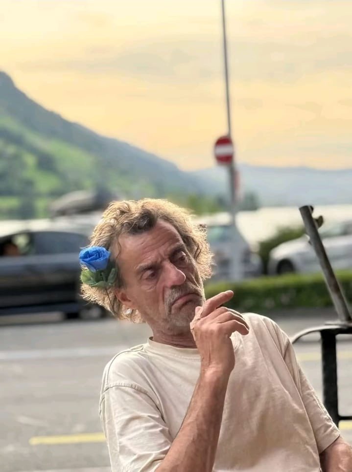 sanaderkanader's tweet photo. Dan 10 random osoba koje su iz nekog razloga pun kurac tvrde:

Glavni lik tiktok profila Baraboni 🇨🇭 (tiktok profil drži ćelavi gastarbeiter, a ovo je glavni i najtvrđi lik) https://t.co/WCBm2kyRNG