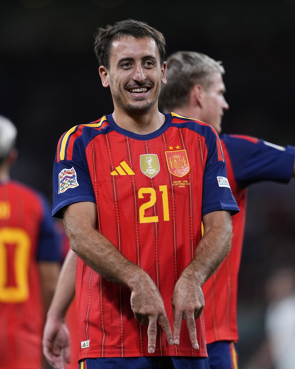 UEFAEURO's tweet photo. Number 2⃣1⃣ does it again! 🙌🇪🇸

#adidasNTF | @adidasfootball https://t.co/efJ0Mvl969