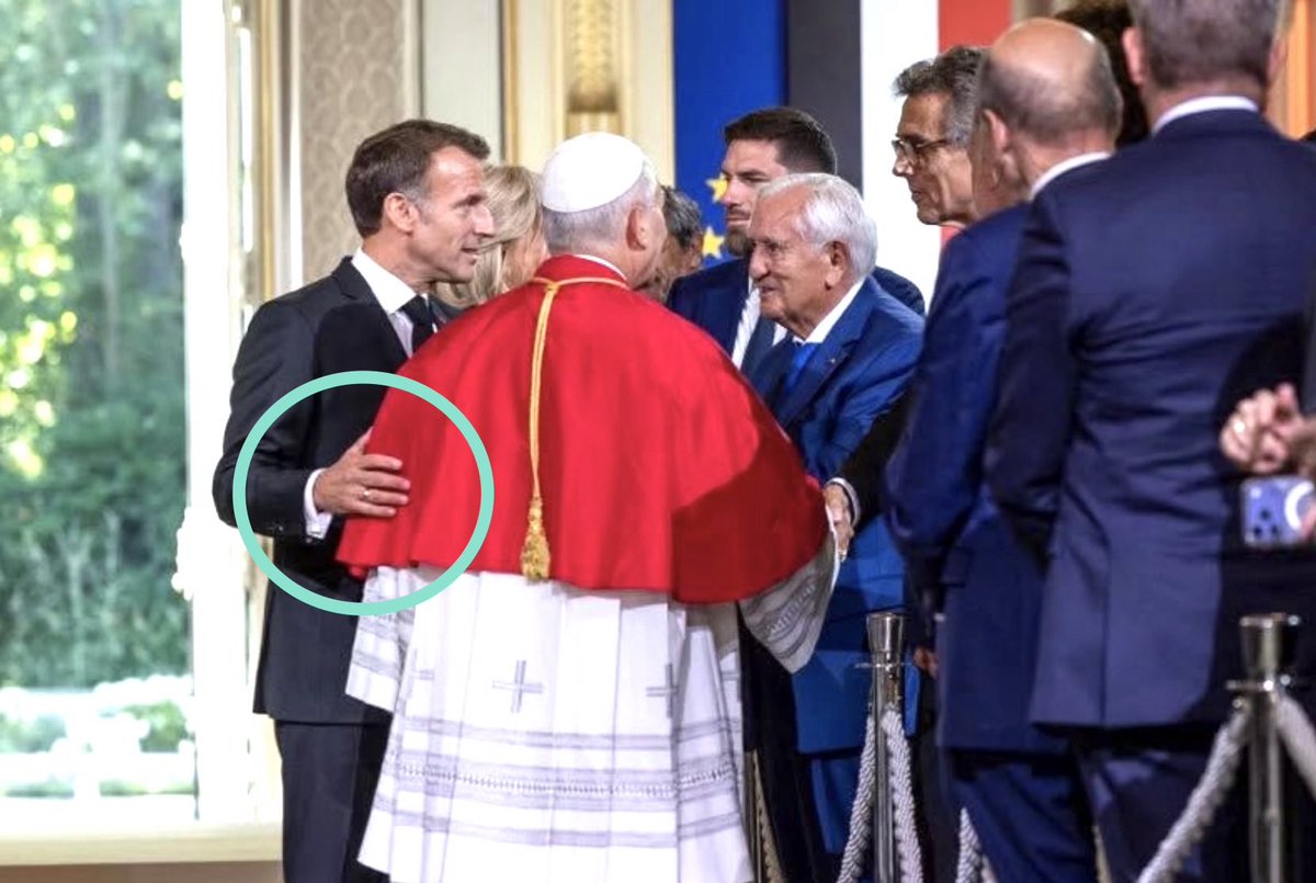 hdebonnevolonte's tweet photo. Cette manie de tripoter ses hôtes, y compris les plus prestigieux, est insupportable. https://t.co/liVNAAzu0A