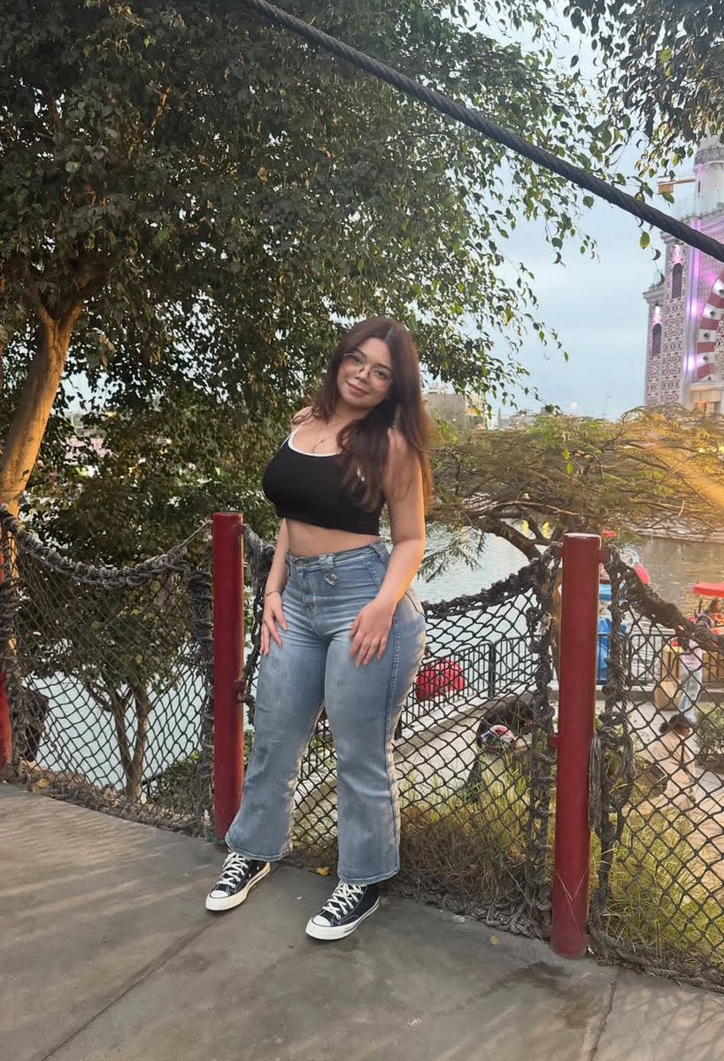 Anegalv's tweet photo. idea se cita: me drogas al punto de no entender nada y me pones en una esquina desnuda con los ojos tapados con un cartel que diga “sexo gratis” mientras tu me grabas 💕 https://t.co/lr9wJMezRq