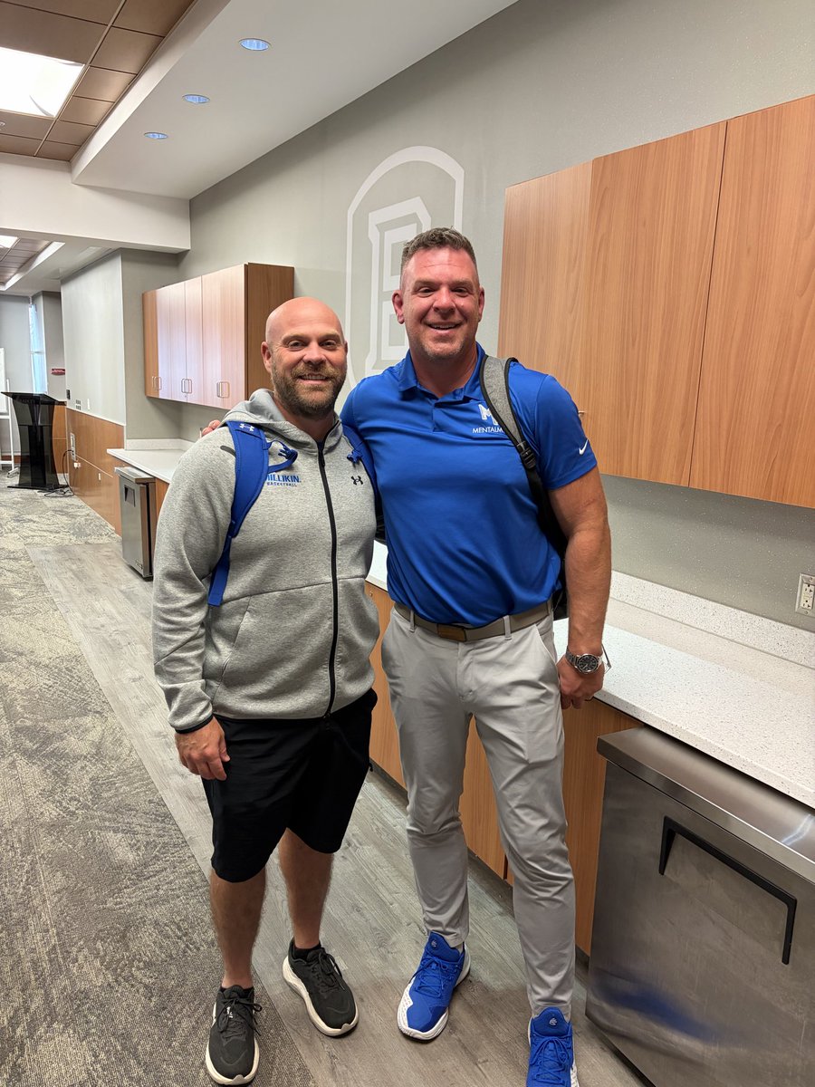 millikinmbb's tweet photo. Our staff had a great time at the Illinois Basketball Coaches Association Clinic! It was a great turnout out with an excellent lineup of speakers including one of our own @LifeMettle 🏀Ⓜ️ @ibcacoaches 

#GoBigBlue #CT https://t.co/fdsAw8iB0S