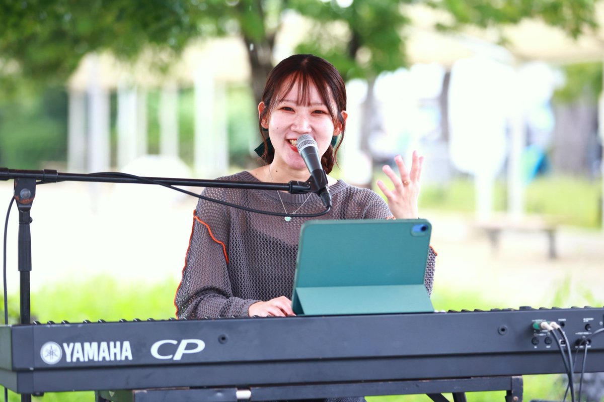 pcxbomb's tweet photo. 昨日もヤマサキマナミちゃんを見に梅小路公園へ
あいにくの雨だったけど傘は差さずにカッパを着て📸
2026/9/26
.
#ヤマサキマナミ #梅小路公園 https://t.co/mNHVH7oTeG