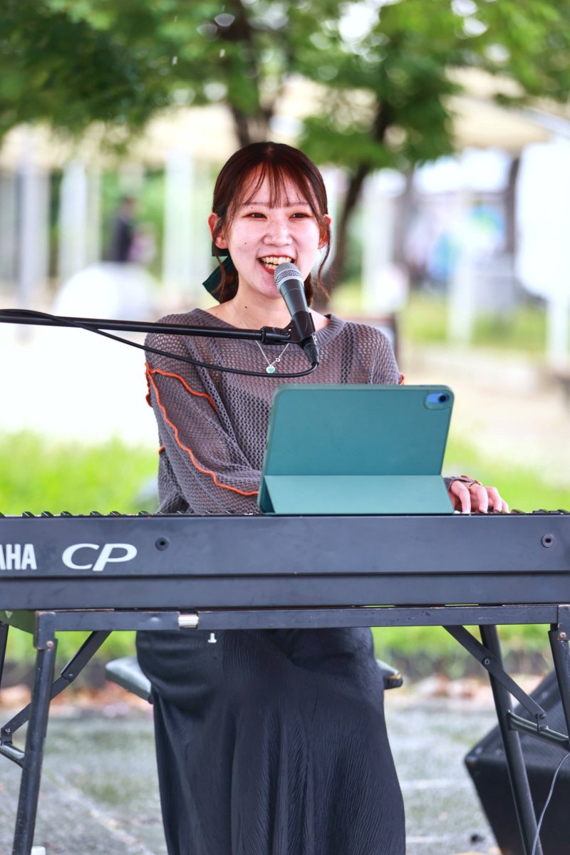 pcxbomb's tweet photo. 昨日もヤマサキマナミちゃんを見に梅小路公園へ
あいにくの雨だったけど傘は差さずにカッパを着て📸
2026/9/26
.
#ヤマサキマナミ #梅小路公園 https://t.co/mNHVH7oTeG