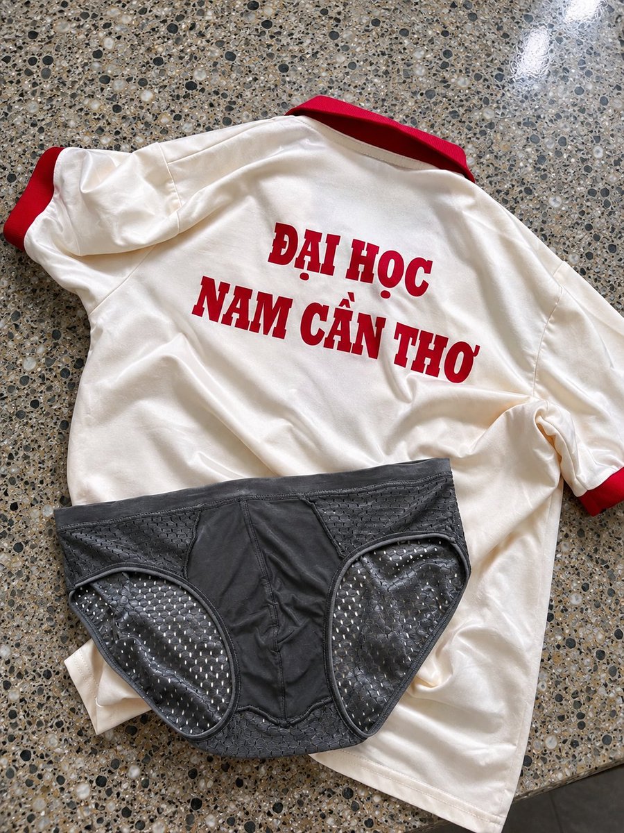 gbotlgbt's tweet photo. Món quà từ em sinh viên Cần Thơ 💪
Mùi hương gây thương nhớ ! Có ai cũng từng học DNC không? 🤤💦
#gayunderwear #gaymusk #underwearfetish #muskymen #gayfetish #mensunderwear #gaysexy #brief #asiangay #asianmen #gayasia #gayvietnam #vietnamesseboy #cantho #dnc #ctu #mientay https://t.co/a2JwGzdzFY