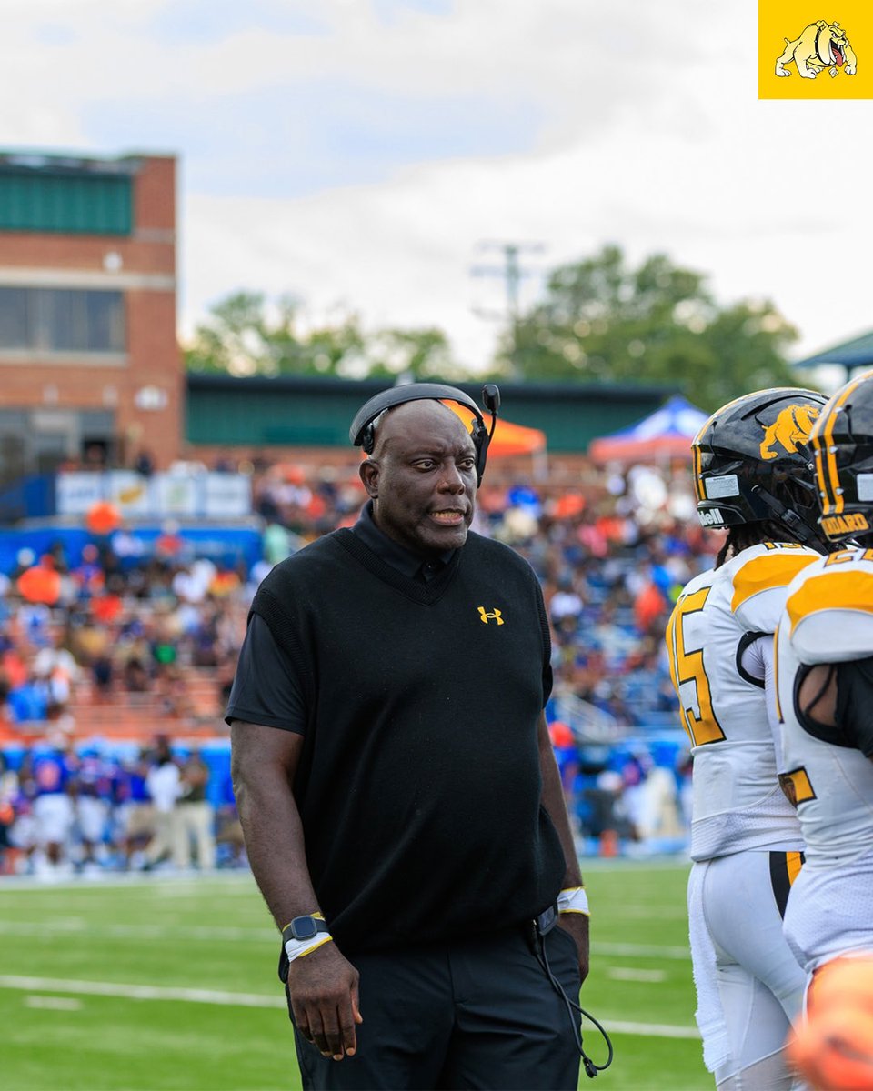 BSU_Sports_Info's tweet photo. FB| 𝗖𝗢𝗡𝗚𝗥𝗔𝗧𝗦 𝗧𝗢 𝗖𝗢𝗔𝗖𝗛 𝗢𝗗𝗨𝗠𝗦 𝗢𝗡 𝗛𝗜𝗦 𝗙𝗜𝗥𝗦𝗧 𝗪𝗜𝗡 𝗔𝗦 𝗛𝗘𝗔𝗗 𝗖𝗢𝗔𝗖𝗛 𝗔𝗧 𝗕𝗢𝗪𝗜𝗘 𝗦𝗧𝗔𝗧𝗘!

#BulldogNation | #BiteDown https://t.co/6Le6VKbtyd