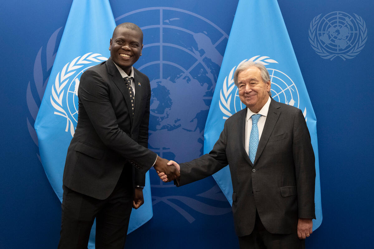 UN_Spokesperson's tweet photo. .@antonioguterres met with Ronald Ozzy Lamola, Minister for International Relations &amp; Co-operation of the Republic of South Africa. They discussed  South Africa’s contributions to peace efforts on the African continent. 

Read more:

https://t.co/itE3OOwTPi https://t.co/4fKMkDVpGN