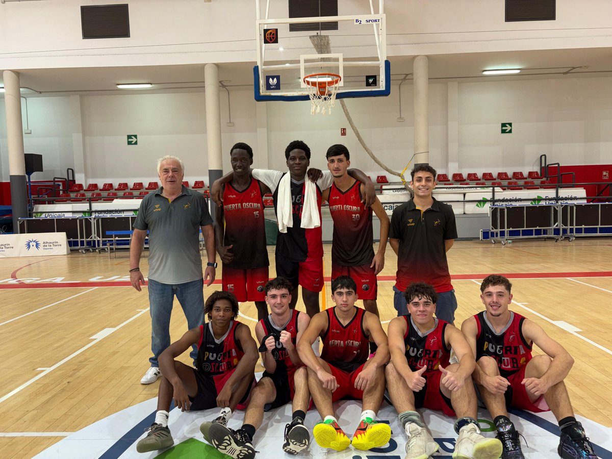 RICHARDAZARDIAZ's tweet photo. Buen partido amistoso del JUNIOR 🔴 @CDJPuertaOscura contra CB Alhaurín de la Torre.

Hay que pulir mucho y les queda un gran recorrido por delante a los chicos de Kiko Castillo y @angeldmoreno89 💥

FAB JUNIOR ⏳🔜😏

#CDPO15.0
#ElFuturoJuegaHoy
#SiempreJuntos https://t.co/0IQEwadcOJ