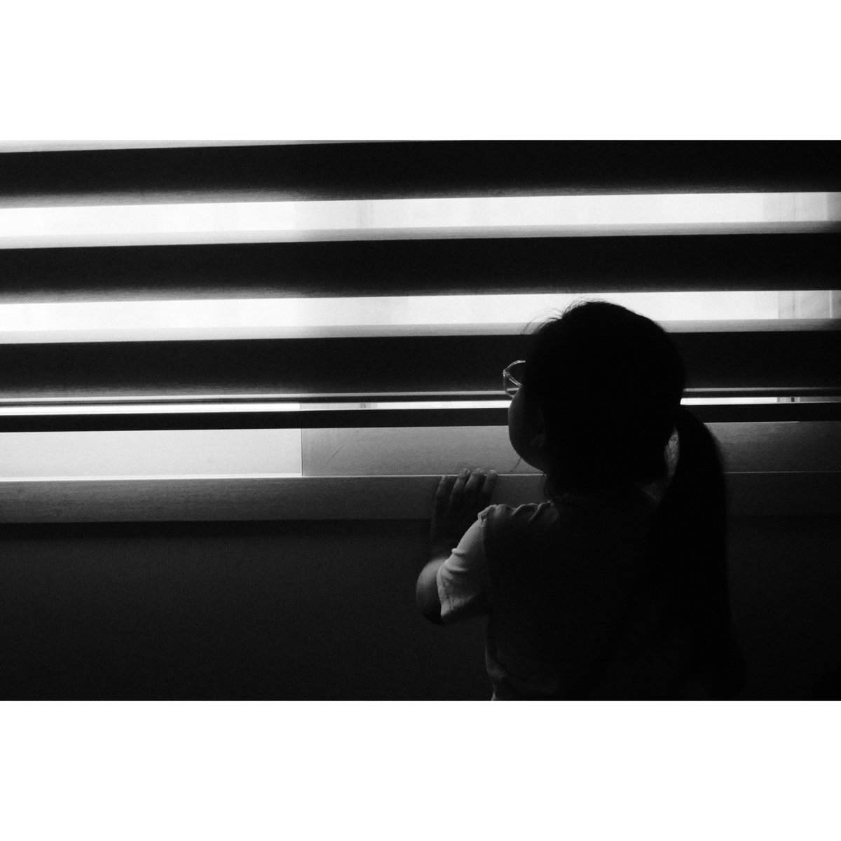 AletaRabelo's tweet photo. My daughter sometimes looks all grown up, then young again; her legs seem long, yet she is still a little child. My spring, my flower—I still have so much more to do for you. 260802. 214/365. X-T50 Hexanon 40mm F1. 8 https://t.co/YpNv9s5Qdn