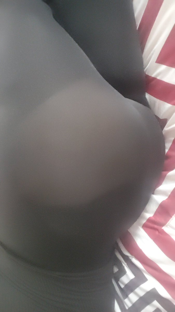 Susab7ui's tweet photo. Estoy conectada en mi privado 
Ven 🫴 o te pegan 🤭🔥🥵 https://t.co/5birKpQa9i
