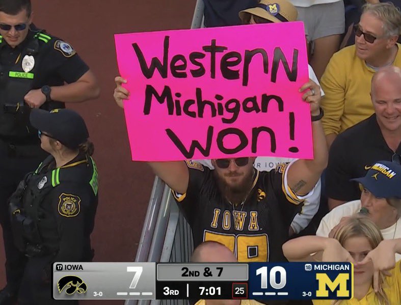 CSOonX's tweet photo. IOWA AVENGES WESTERN MICHIGAN!!!! https://t.co/Mxh9CqOtRu