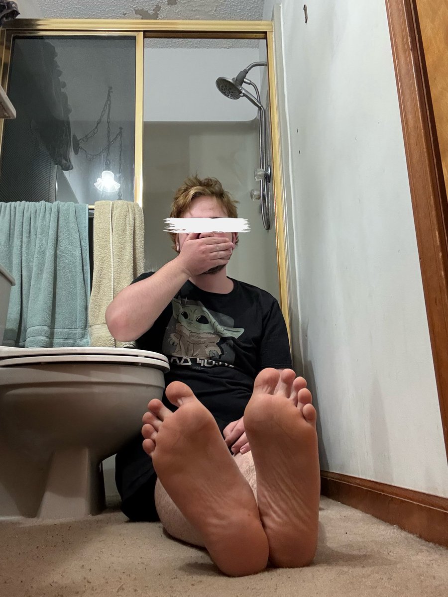 NightshadeNudes's tweet photo. Are you gonna keep staring or are you gonna worship my stinky soles?
#toes #feet #footfetish #gaytoes #gayfeet #gayfootfetish #nonbinaryfeet https://t.co/WRlTx5CImN