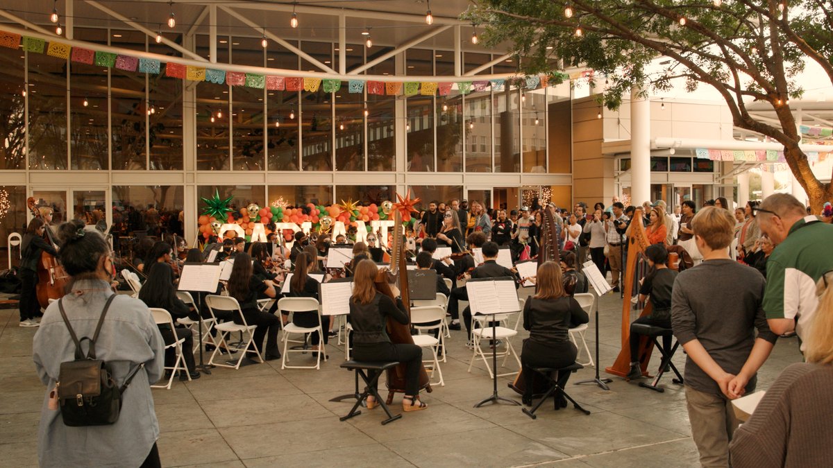 garlandtxgov's tweet photo. The City of Garland's annual Día de los Muertos celebration is only 4 weeks away! Experience an evening filled with music, art, culture and tradition in Downtown Garland on Saturday, Oct. 24, from 2 to 8 p.m. 💀🌹 Learn more at https://t.co/K0lNuPJxmX https://t.co/jqYa9hR8Ls