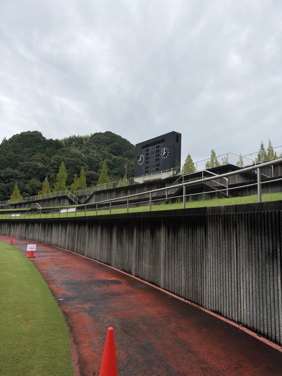 Hotgreentea178's tweet photo. ここもコース内ですので
走っちゃいます🏃😊
#藤枝総合運転公園
#アクタガワリレーマラソン https://t.co/KwrQxwHGlK