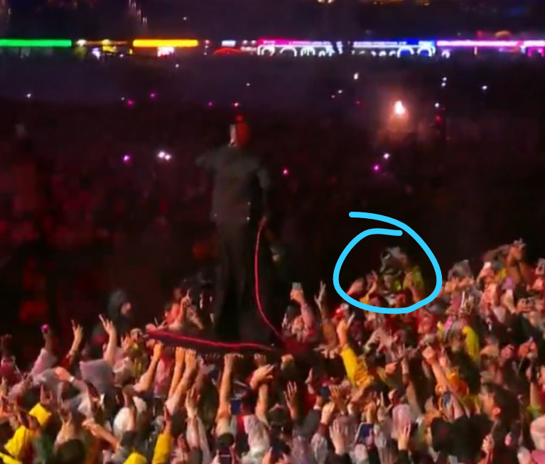 DiegoFF's tweet photo. o momento e a foto. @twentyonepilots #twentyonepilots @21pilotsai @21pilotsvids @21PilotsPaige @21PilotsUSA https://t.co/j5TvgH9LxD