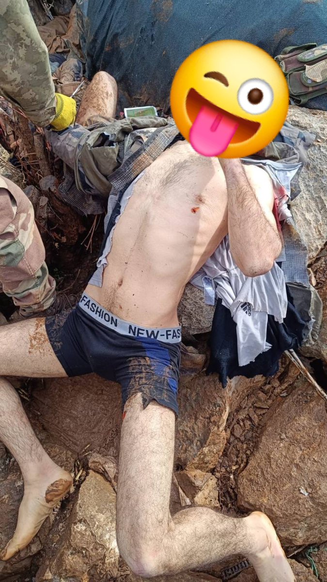 vatan_sever00's tweet photo. @ez_Lenin Üst araması yapılırken çekilmişti, 2 cm var mıdır? https://t.co/Sl0MgSFS4s