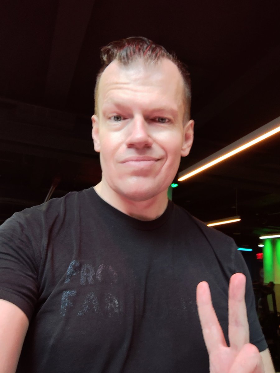 ProFabulosity's tweet photo. Saturday Gay Body Positivity Vibes π³οΈβπβ¨
Never Stop Finding Your Light
Allow Others to Shine Too β¨
Thankful make it to the gym today β¨
Jeremiah Project Fabulosity
#gayfit #gaybodypositivity #projectfabulosity https://t.co/iDcB8tcEGk