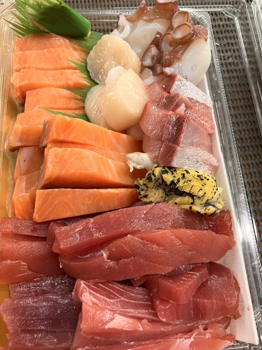 Osashimi0705's tweet photo. 手巻寿司 （1人前1500円→1250円税）
別途えび付
※お得意様遠慮なさらずお気軽に御予約承り致します https://t.co/i6sEp363ai