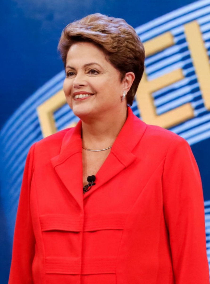 jownlock's tweet photo. hoje bateu saudades do penteado axérico da minha eterna presidenta dilma https://t.co/kXFdqND1Cs
