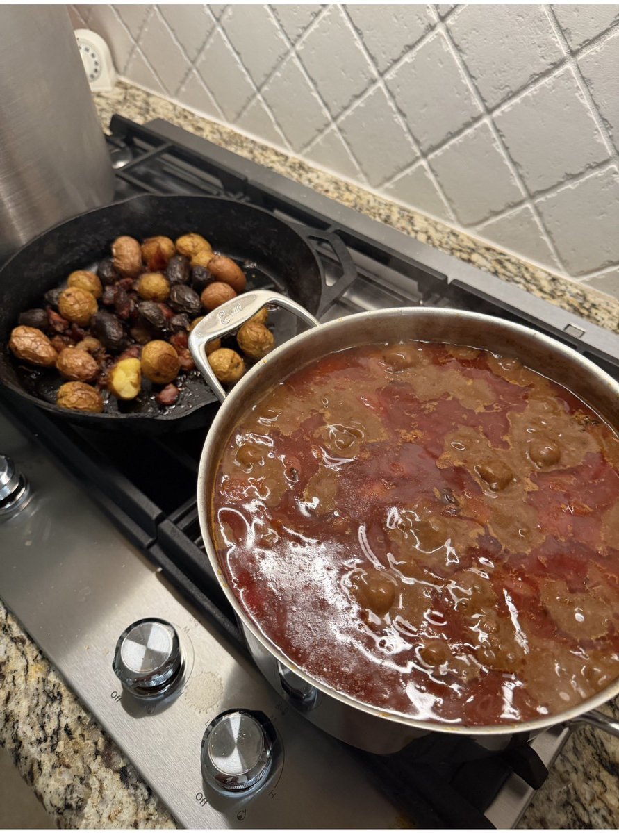 FoodNyt's tweet photo. Having venison chili with Wild potatoes... what is your game day dinner?!?

Who’s coming over to eat?!? https://t.co/BesfUxDA9w