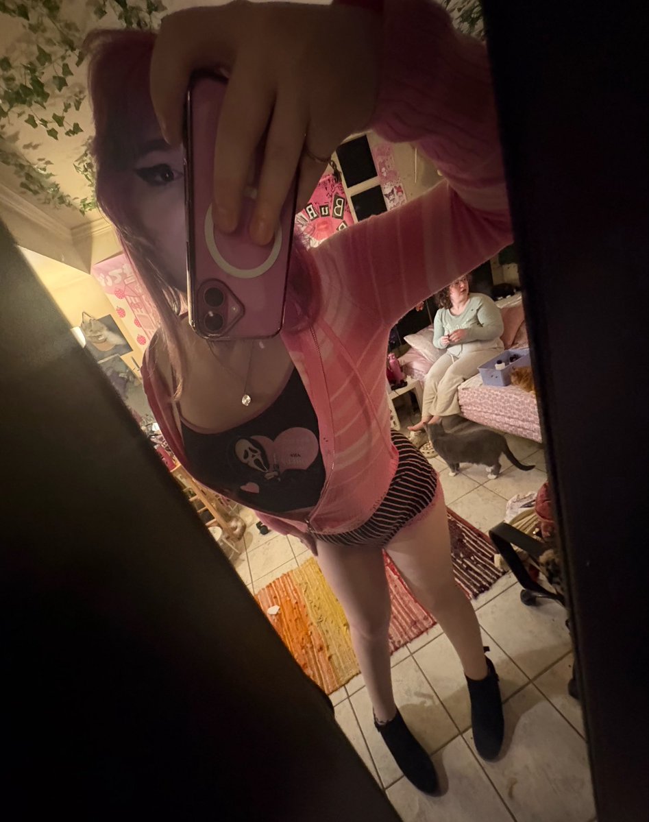 pinkbunnibun's tweet photo. do you like my pajamas ??? 💖 https://t.co/cyS17iPwUd