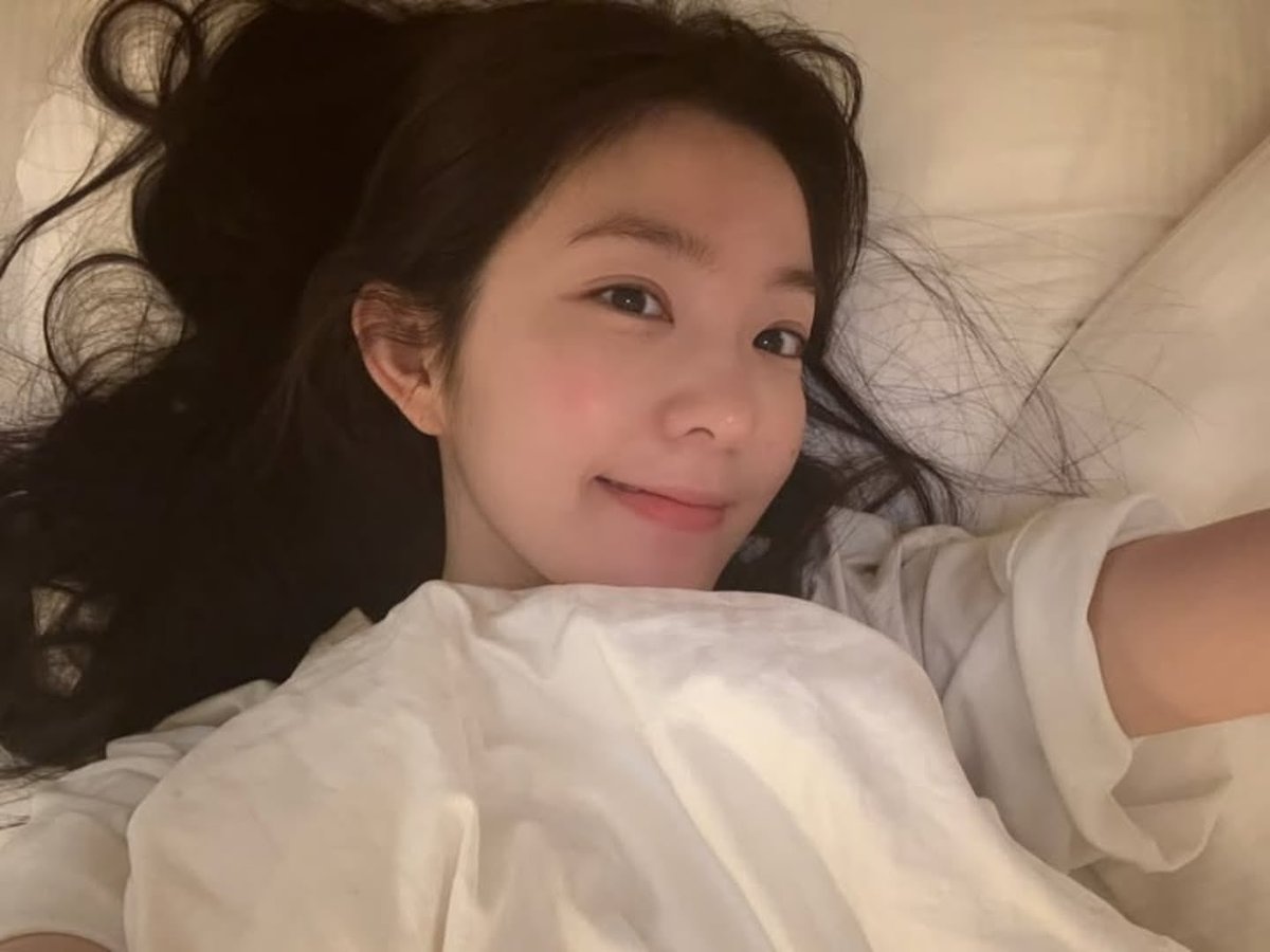 RV_temuoppa's tweet photo. #RedVelvet_Irene @RVsmtownおはよう😃ぺジュ姉。今日がペジュ姉さんにとって良い一日となります様に https://t.co/rPfCki9akR