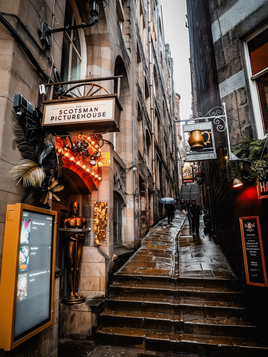 echoesofworld's tweet photo. Edinburgh, Scotland https://t.co/Xv2u3aekE9