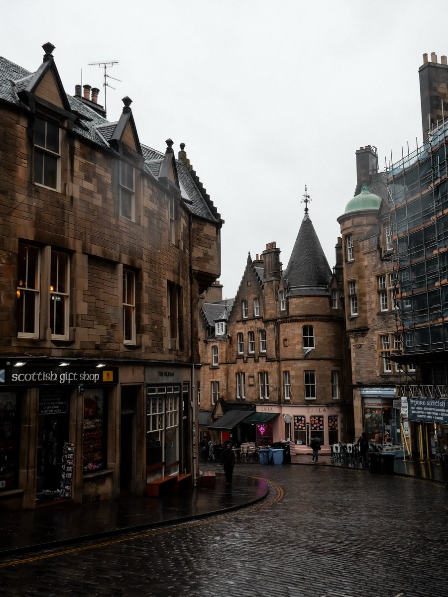 echoesofworld's tweet photo. Edinburgh, Scotland https://t.co/Xv2u3aekE9